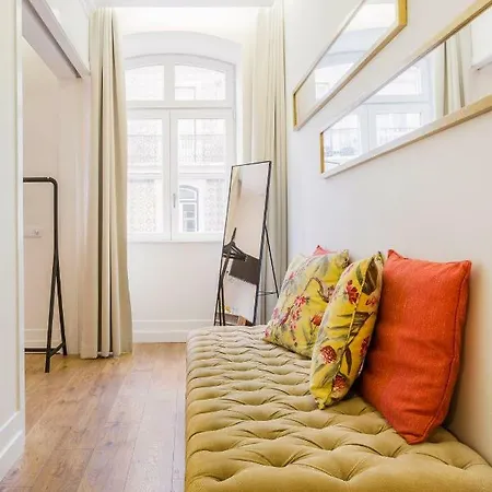 Gold 37399al And Silver 37404al Appartement