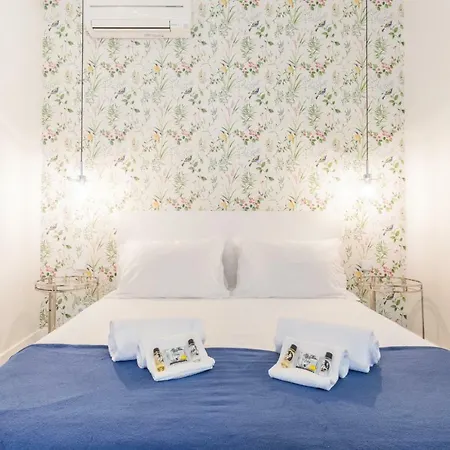 Gold 37399al And Silver 37404al Appartement *