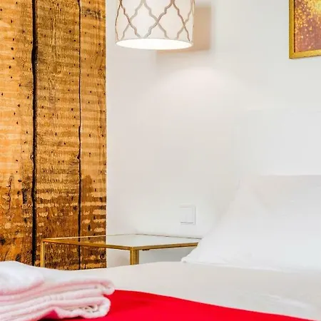 דירה Gold 37399al And Silver 37404al