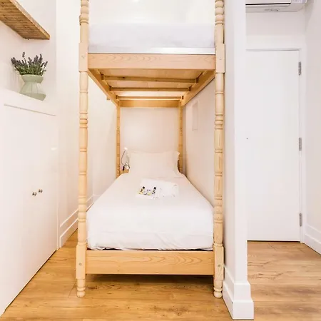 Gold 37399al And Silver 37404al Appartement Lisboa