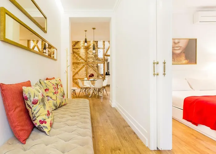 Gold 37399al And Silver 37404al شقة Lisboa